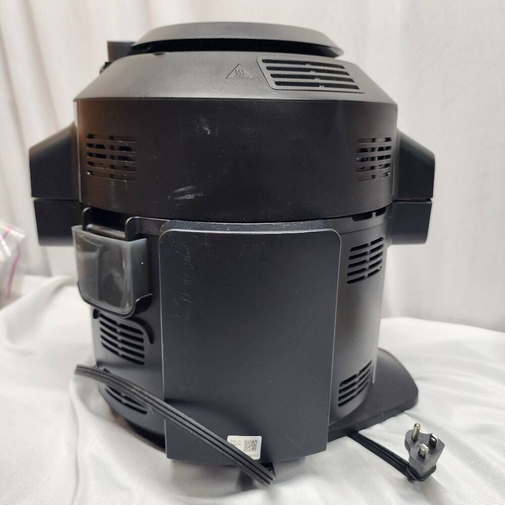 Ninja OL601 Foodi 8Qt Pressure Cooker Steam Fryer SmartLid Air Fryer 14 in 1 - Picture 3 of 13
